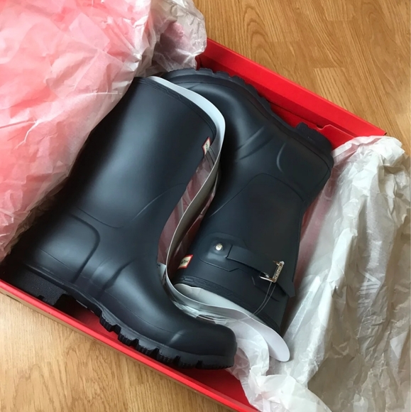 Hunters Navy Rain Boots Mid-calf/Short - Picture 2 of 5